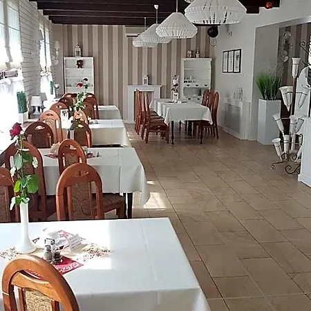 Restauracja I Pod Sikorka Couette-café Kobior