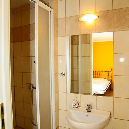 Bed & Breakfast Restauracja I Pod Sikorka *