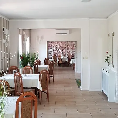 Couette-café Restauracja I Pod Sikorka *